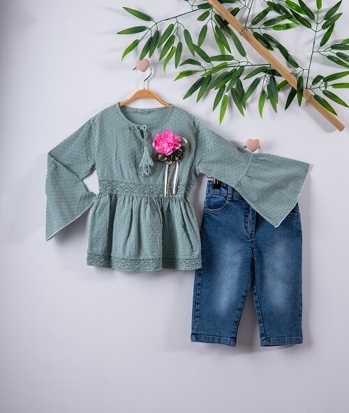 2-Piece Girl Set with Pompom Voile and Capri 3-6Y - Producer: Büşra Bebe - Wholesale Kids & Baby Clothes From Turkey - TheBS Kids