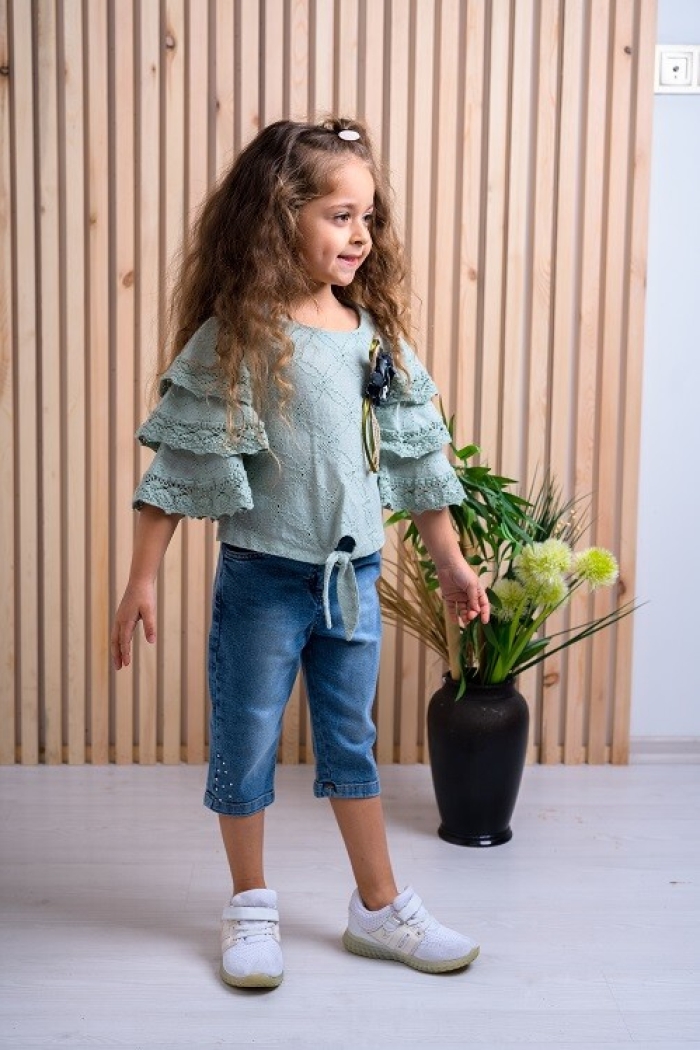 2-Piece Girl Set with Ruffled Blouse and Capri Jean 3-6Y - Producer: Büşra Bebe - Wholesale Kids & Baby Clothes From Turkey - TheBS Kids