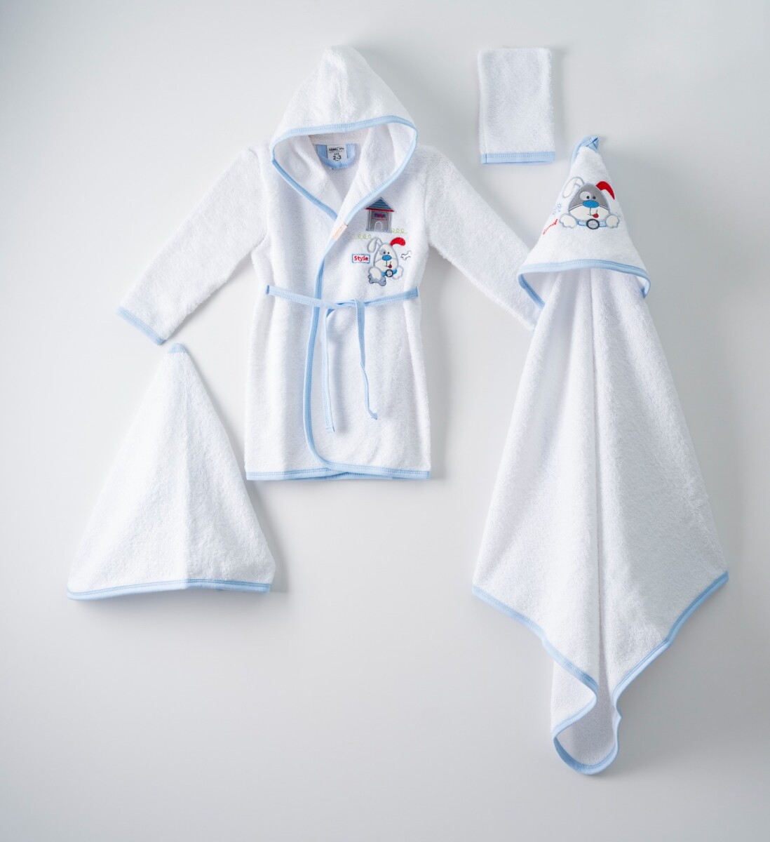 4-Piece Baby Bathrobe Set with Box 0-36M - Producer: Ramel Kids - Wholesale Kids & Baby Clothes From Turkey - TheBS Kids