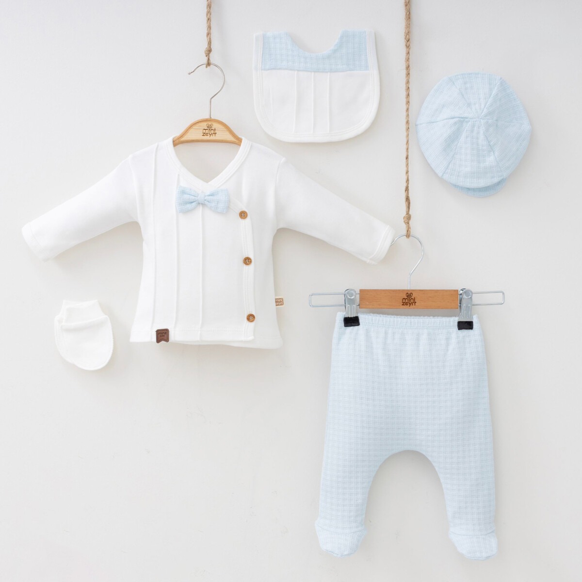 Wholesale 5-Piece Newborn Baby Boys Body Pants Hat Bib Glove 0-3M - Producer: Minizeyn - Wholesale Kids & Baby Clothes From Turkey - TheBS Kids