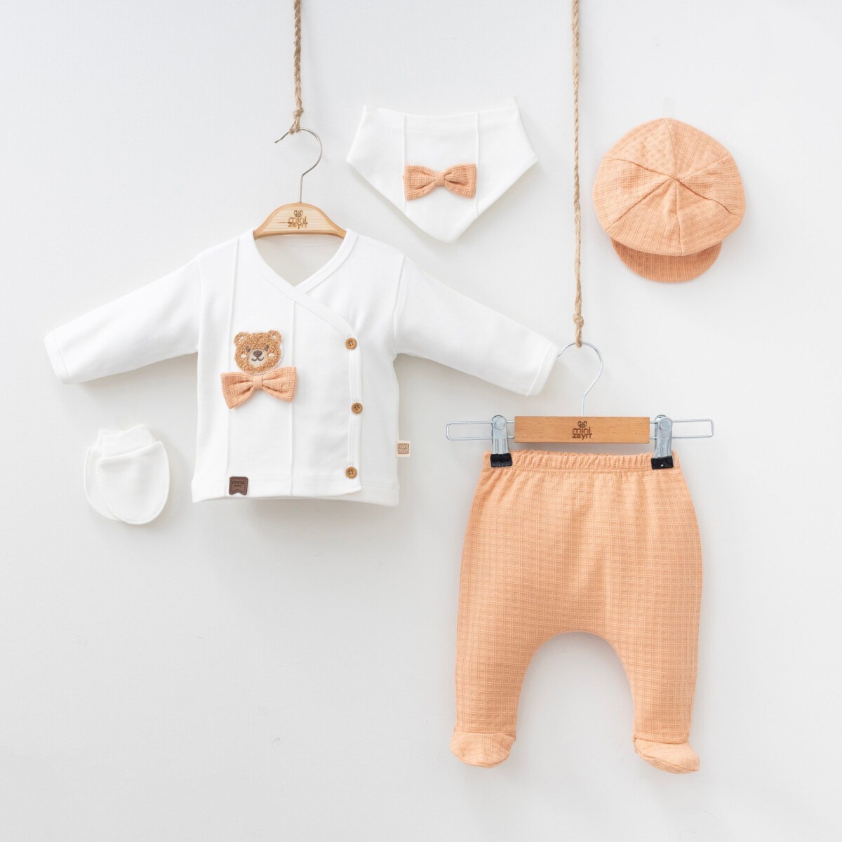 Wholesale Baby Boys 5-Piece Newborn Set with Body Pants Hat Bib and Glove 0-3M - Producer: Minizeyn - Wholesale Kids & Baby Clothes From Turkey - TheBS Kids
