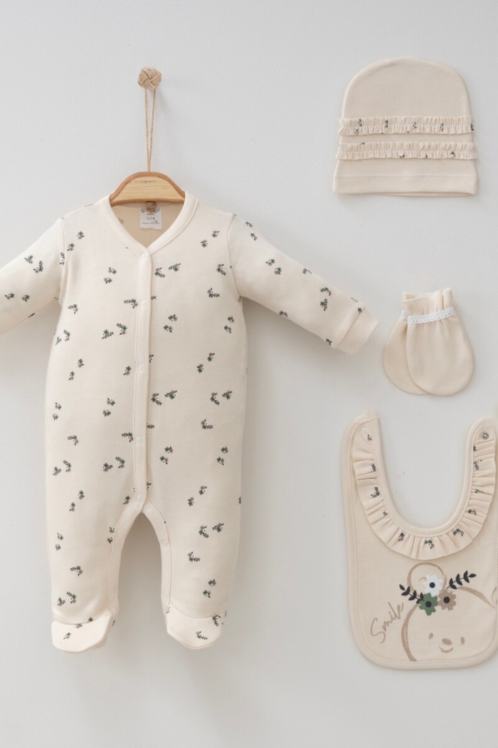 Wholesale Baby Girls 4-Pieces Newborn Set 0-3M - Producer: Gümüş Baby - Wholesale Kids & Baby Clothes From Turkey - TheBS Kids