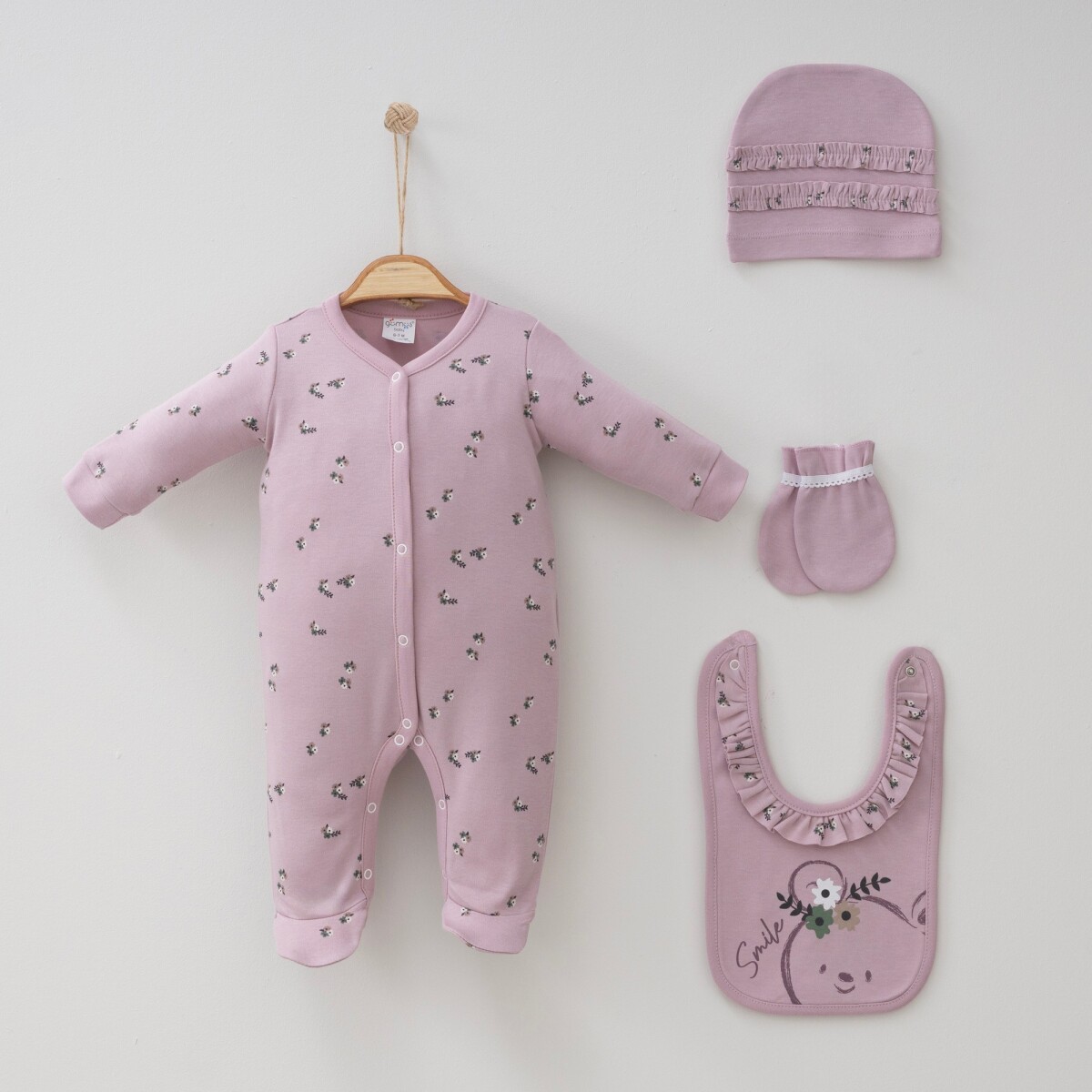 Wholesale Baby Girls 4-Pieces Newborn Set 0-3M - Producer: Gümüş Baby - Wholesale Kids & Baby Clothes From Turkey - TheBS Kids