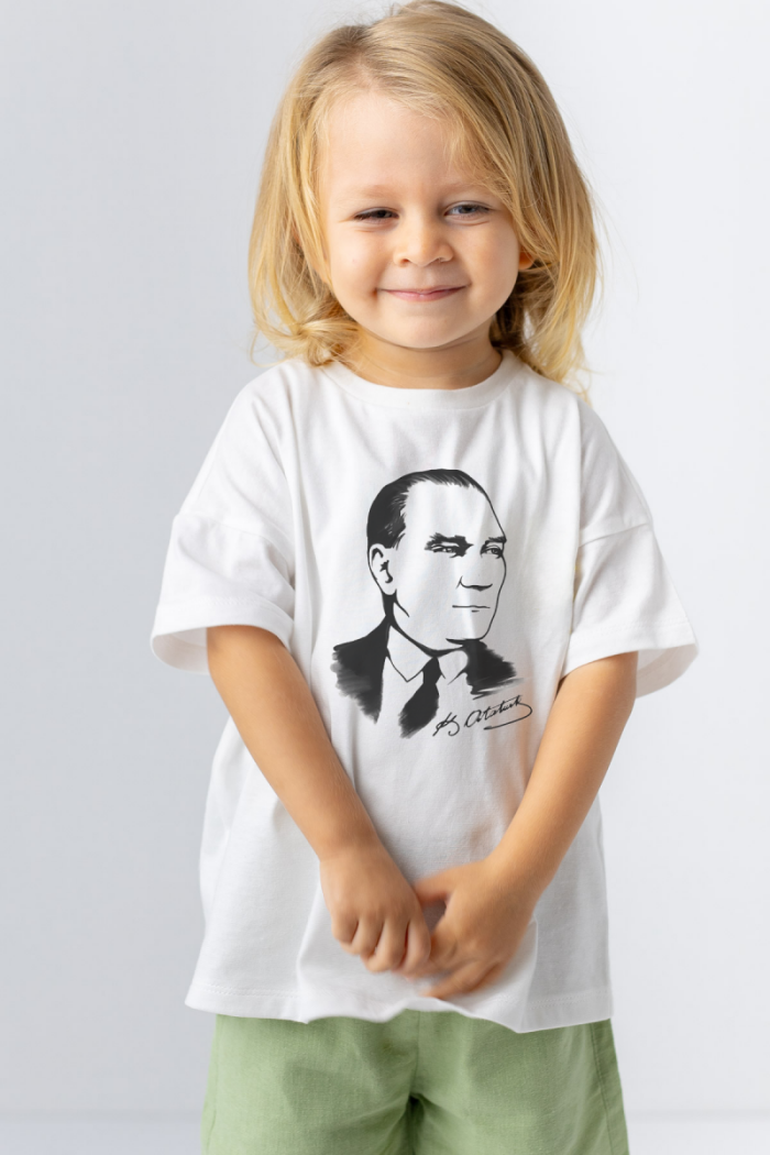 Wholesale Unisex Kids Atatürk Printed Short Sleeve T-shirt 4-12Y - Producer: Zeyland - Wholesale Kids & Baby Clothes From Turkey - TheBS Kids