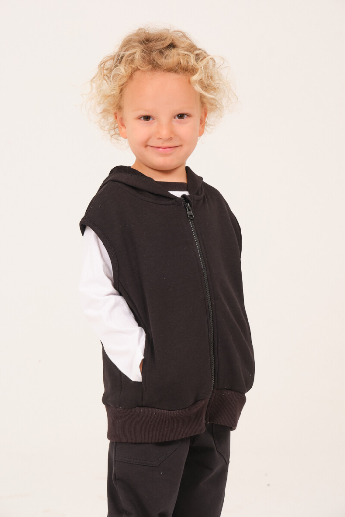 Wholesale Unisex Kids Basic Hooded Vest 1-12Y - Producer: Zeyland - Wholesale Kids & Baby Clothes From Turkey - TheBS Kids