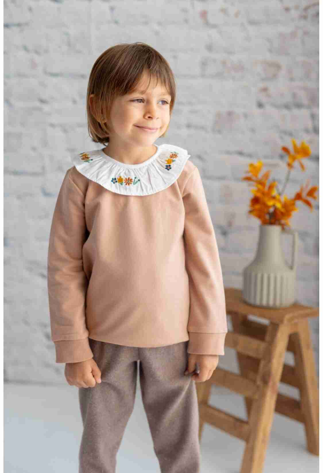 Girls' Tops - Toptan Kız Çocuk Yakası Çiçek Nakışlı Sweatshirt 2-7Y 1070-232M4CLR62 - Brand: Zeyland - Kids & Bby Clothes From TheBS Kids Turkey